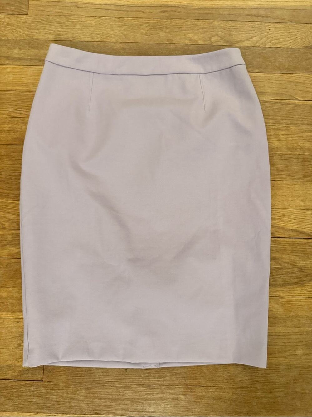 White House Black Market Women's Lavender Knee Length Pencil Skirt - Sz 10
b19